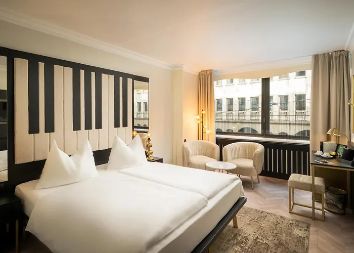 Elaya Center, Trademark By Wyndham מלון 4*