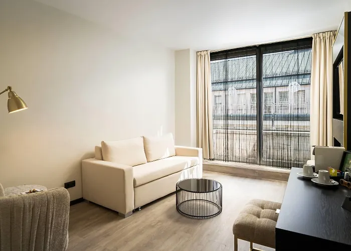 Отель Elaya Center, Trademark By Wyndham 4*