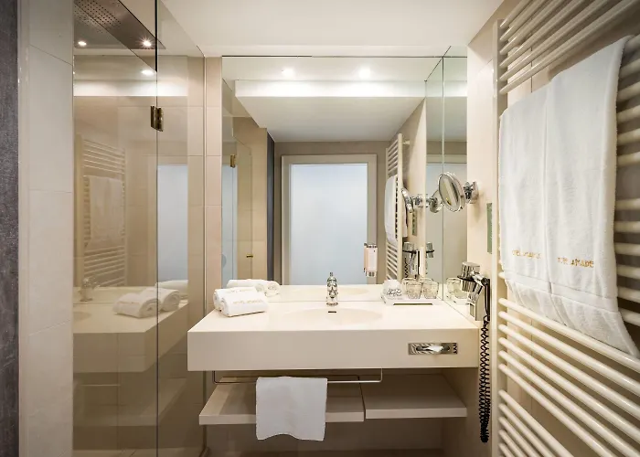 Elaya Center, Trademark By Wyndham Отель