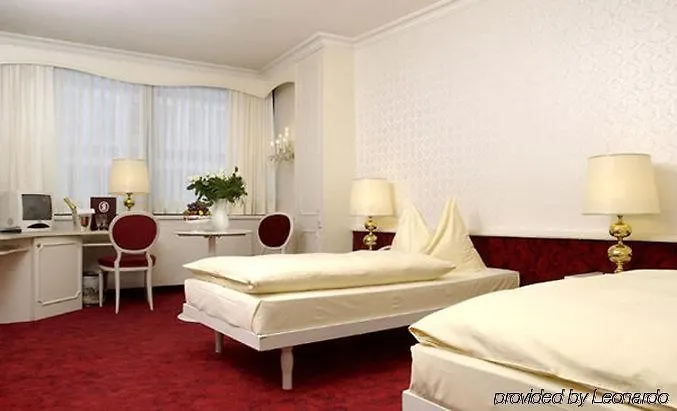 Elaya Center, Trademark By Wyndham 4*